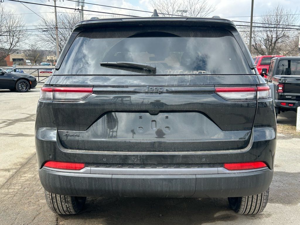 2026 Jeep Grand Cherokee Laredo Altitude Crestwood KY