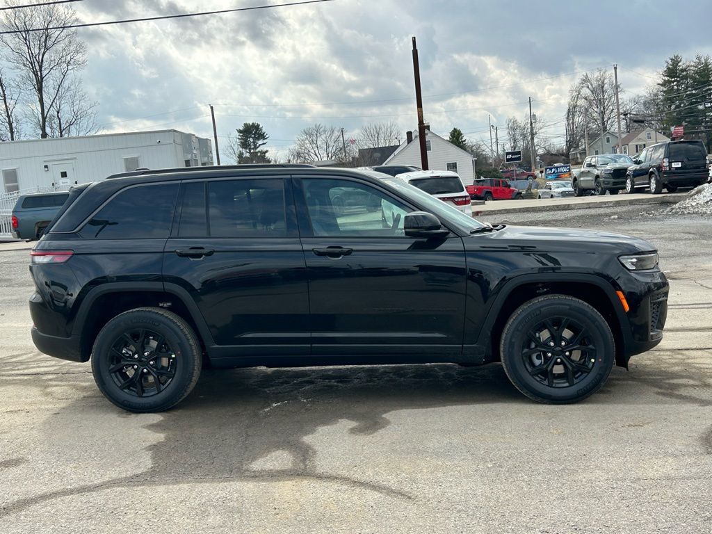 2026 Jeep Grand Cherokee Laredo Altitude Crestwood KY