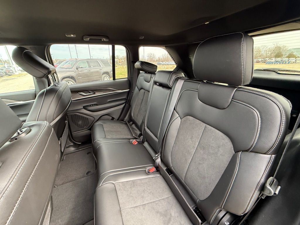 2026 Jeep Grand Cherokee Laredo Altitude Crestwood KY