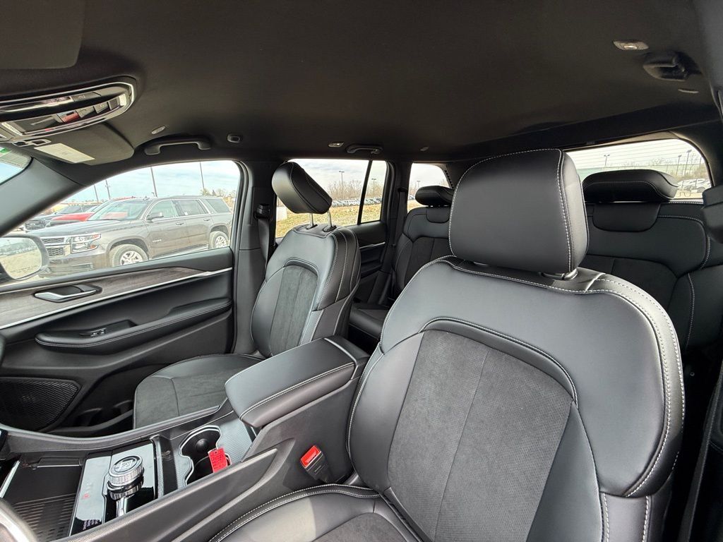 2026 Jeep Grand Cherokee Laredo Altitude Crestwood KY