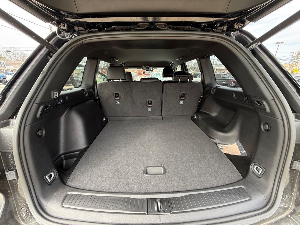 2026 Jeep Grand Cherokee Laredo Altitude Crestwood KY