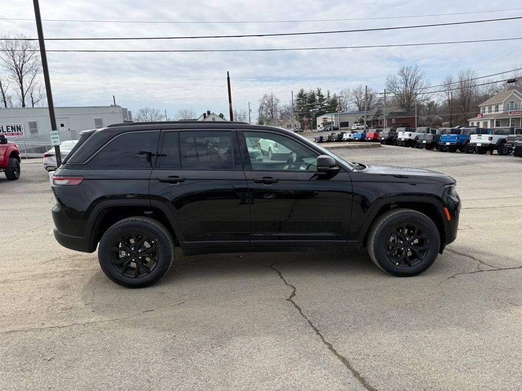 2026 Jeep Grand Cherokee Laredo Altitude Crestwood KY