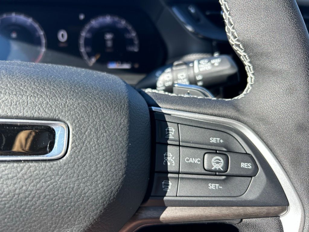 2026 Jeep Grand Cherokee Laredo Altitude Crestwood KY