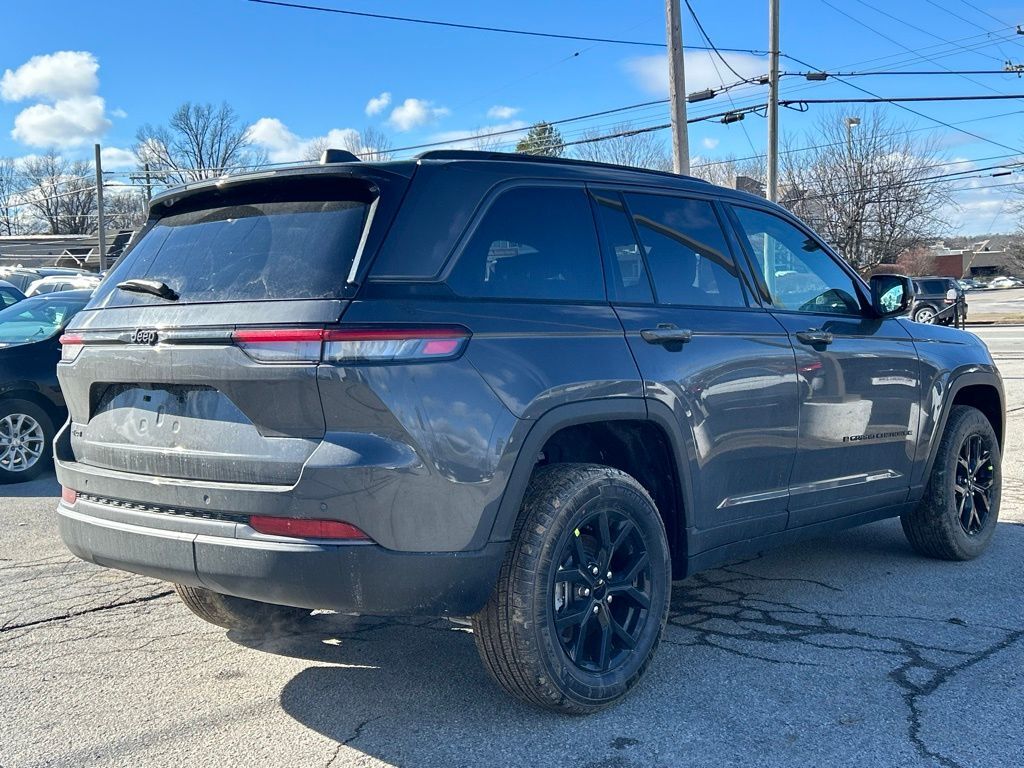 2026 Jeep Grand Cherokee Laredo Altitude Crestwood KY