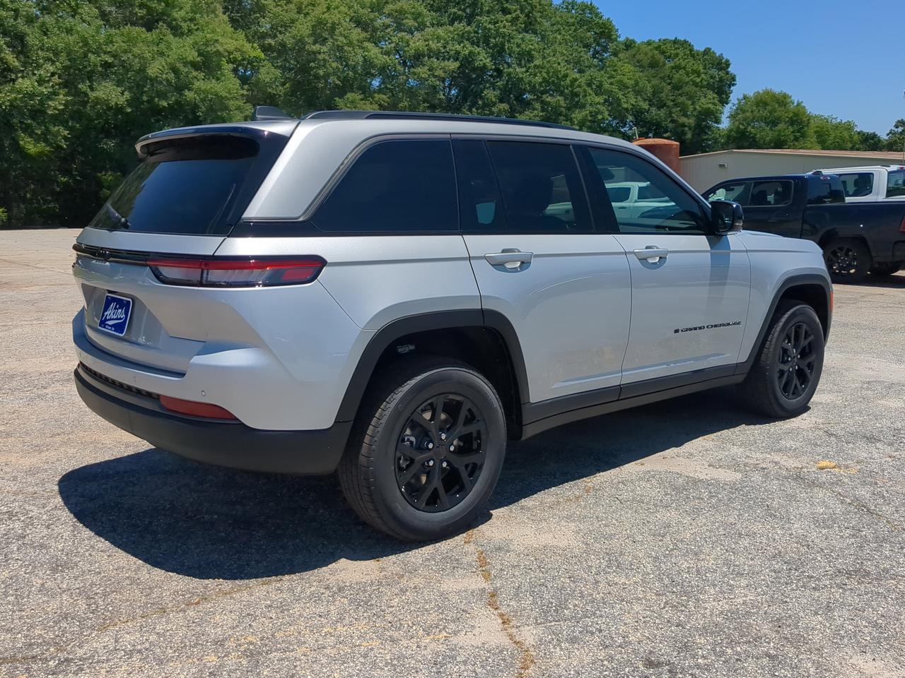 2026 Jeep Grand Cherokee Laredo Altitude Appleton WI