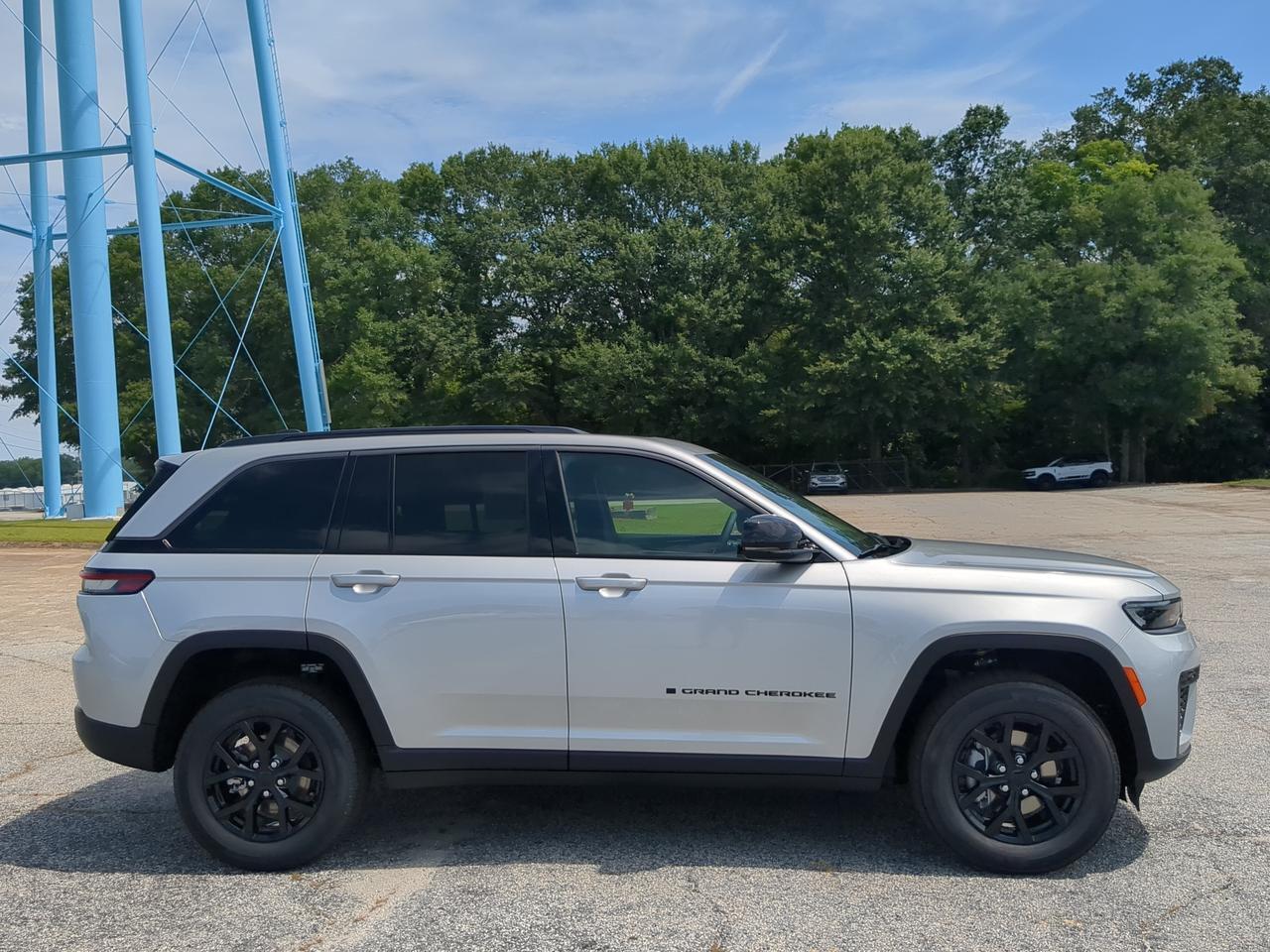 2026 Jeep Grand Cherokee Laredo Altitude Appleton WI