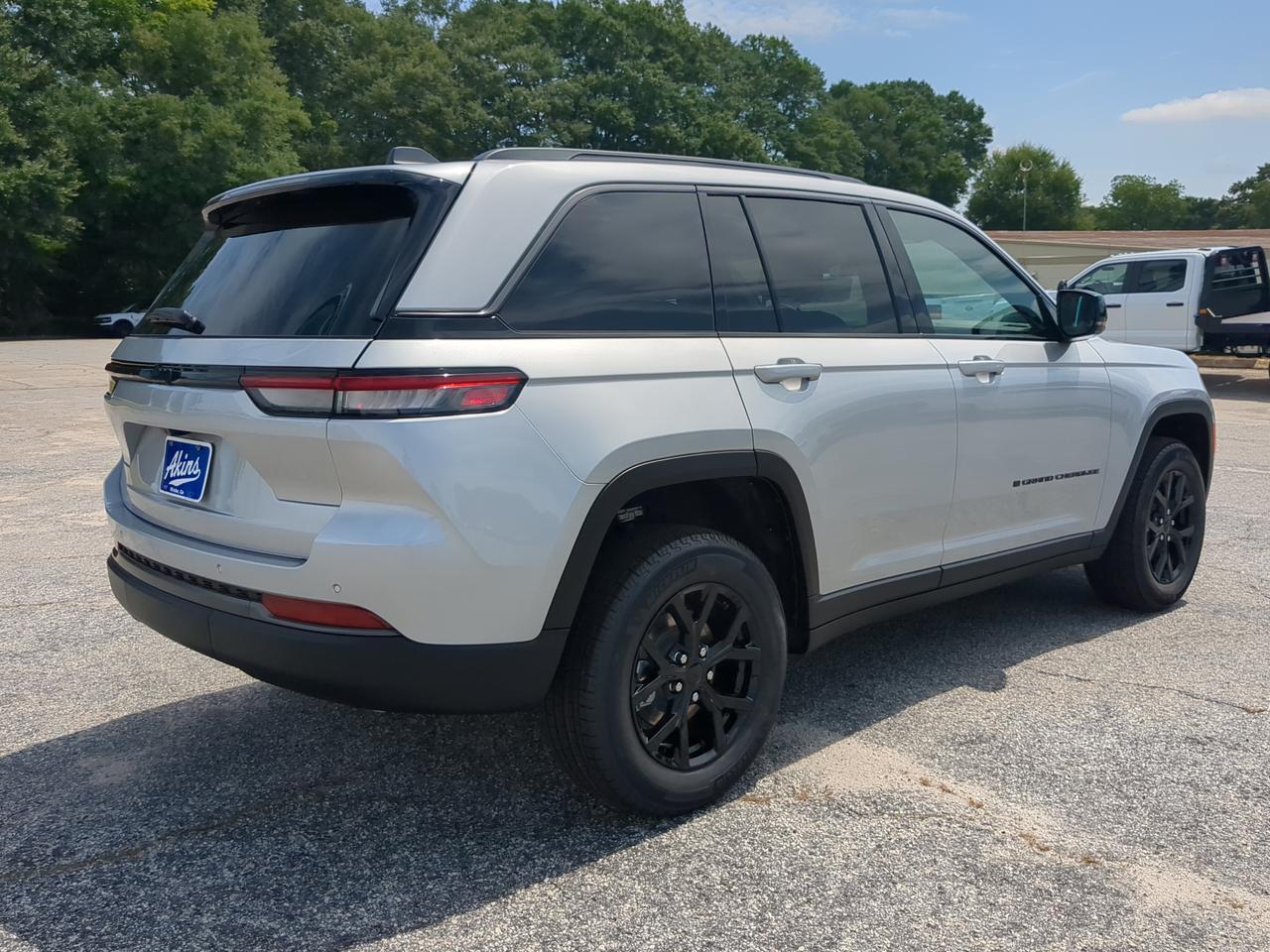 2026 Jeep Grand Cherokee Laredo Altitude Appleton WI