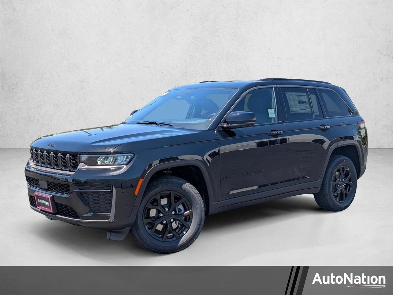 2026 Jeep Grand Cherokee Laredo Altitude