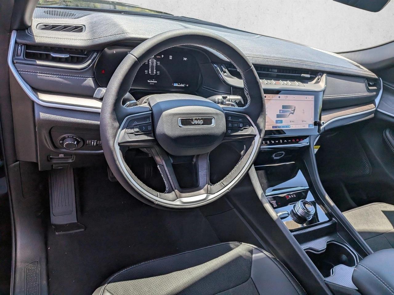 2026 Jeep Grand Cherokee Laredo Altitude