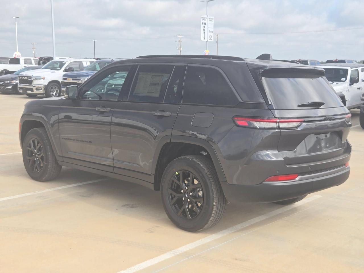 2026 Jeep Grand Cherokee Laredo Altitude Castroville TX
