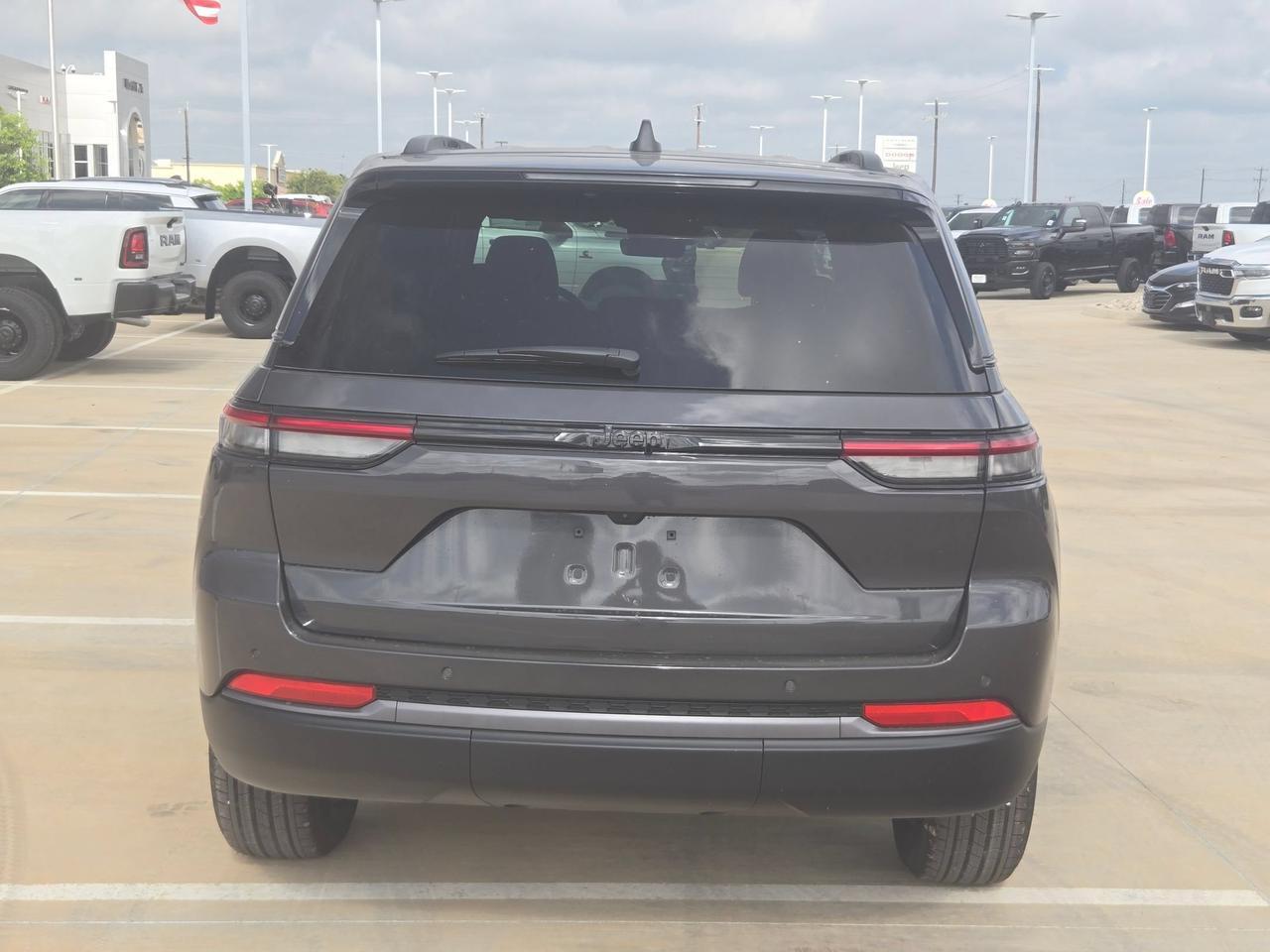 2026 Jeep Grand Cherokee Laredo Altitude Castroville TX