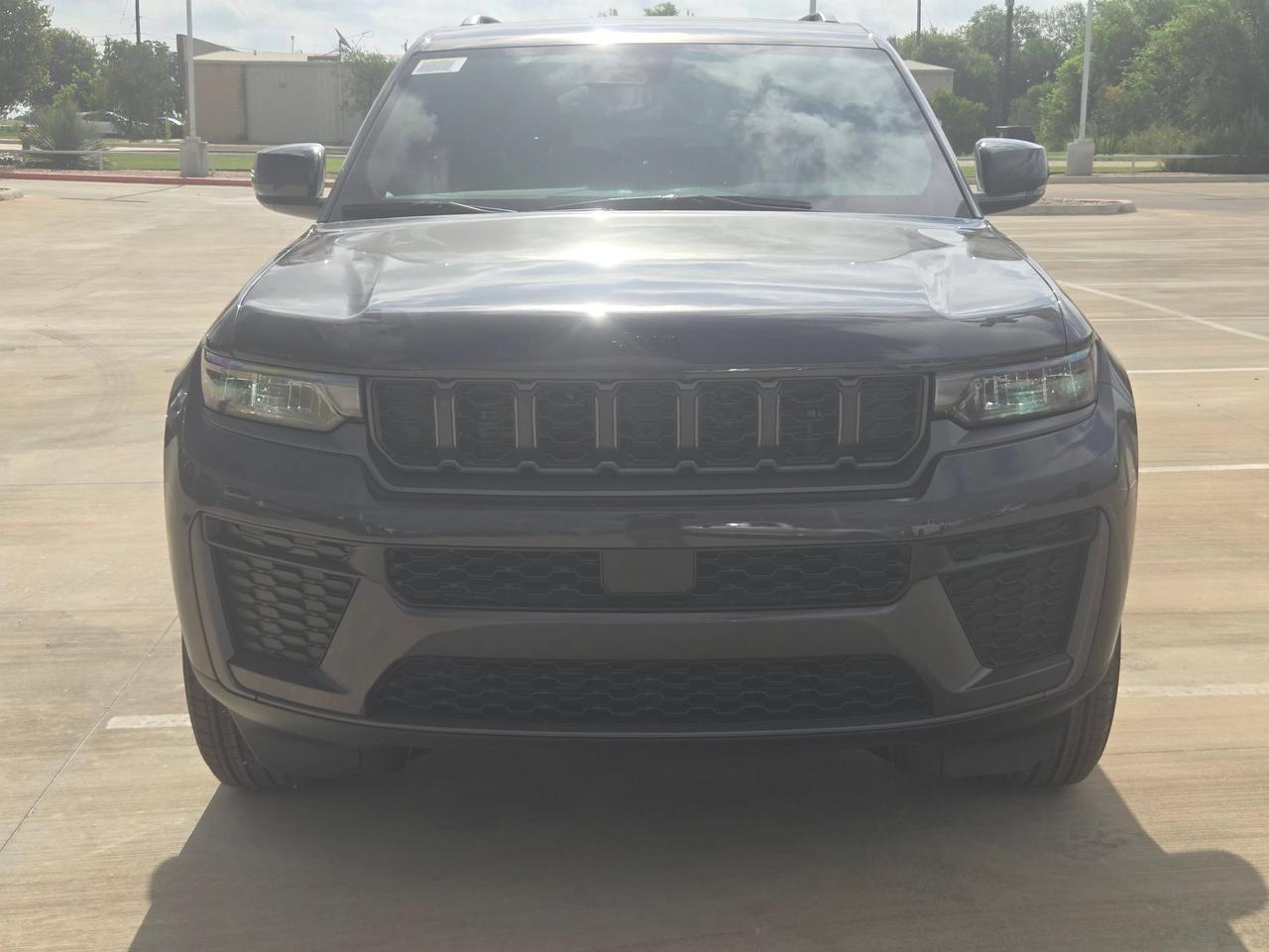 2026 Jeep Grand Cherokee Laredo Altitude Castroville TX