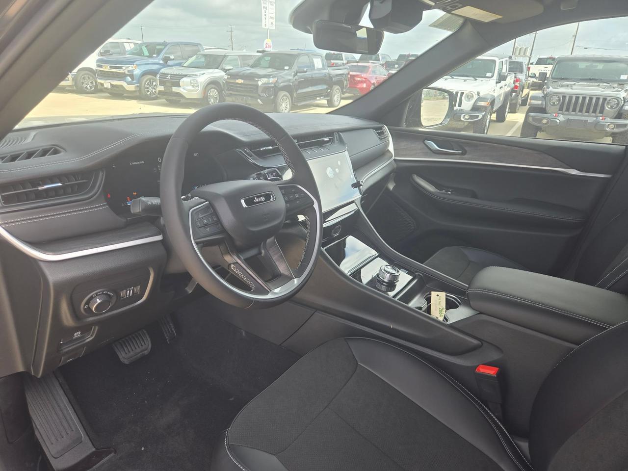 2026 Jeep Grand Cherokee Laredo Altitude Castroville TX