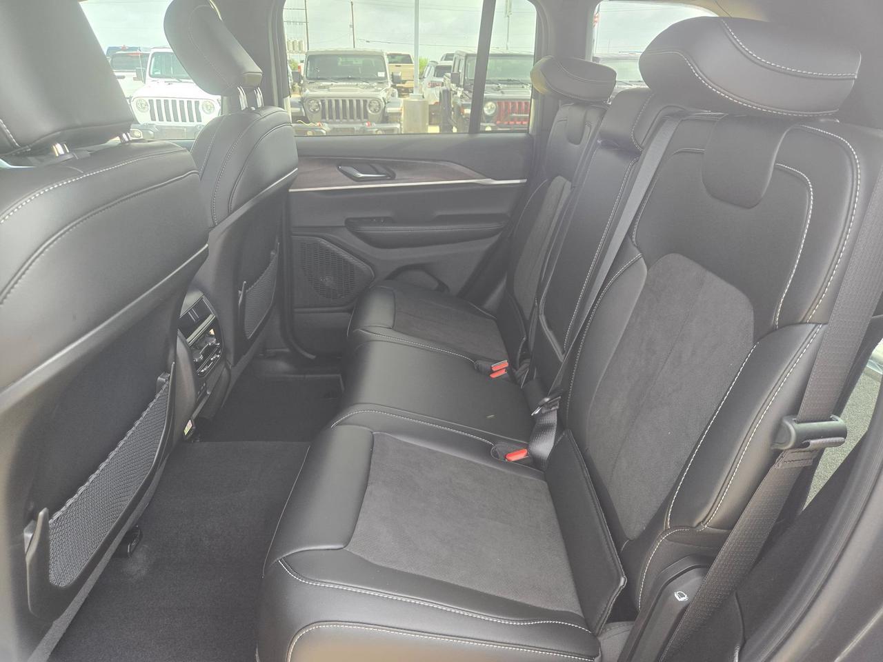 2026 Jeep Grand Cherokee Laredo Altitude Castroville TX