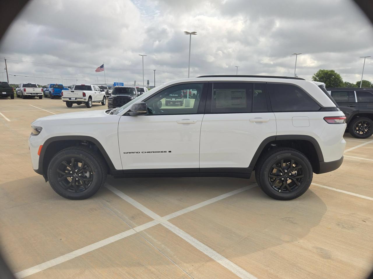 2026 Jeep Grand Cherokee Laredo Altitude Castroville TX