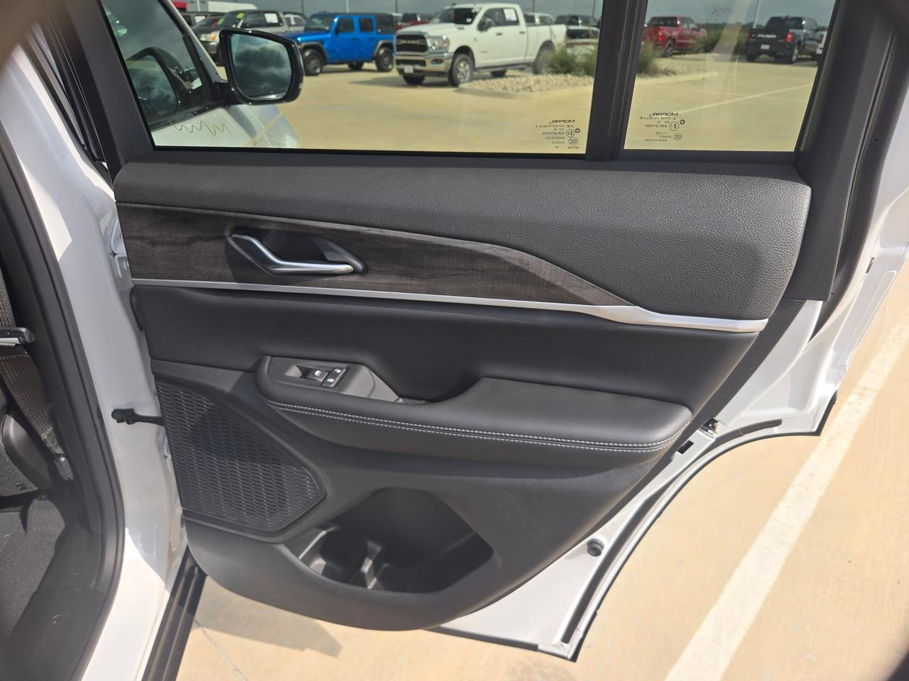 2026 Jeep Grand Cherokee Laredo Altitude Castroville TX