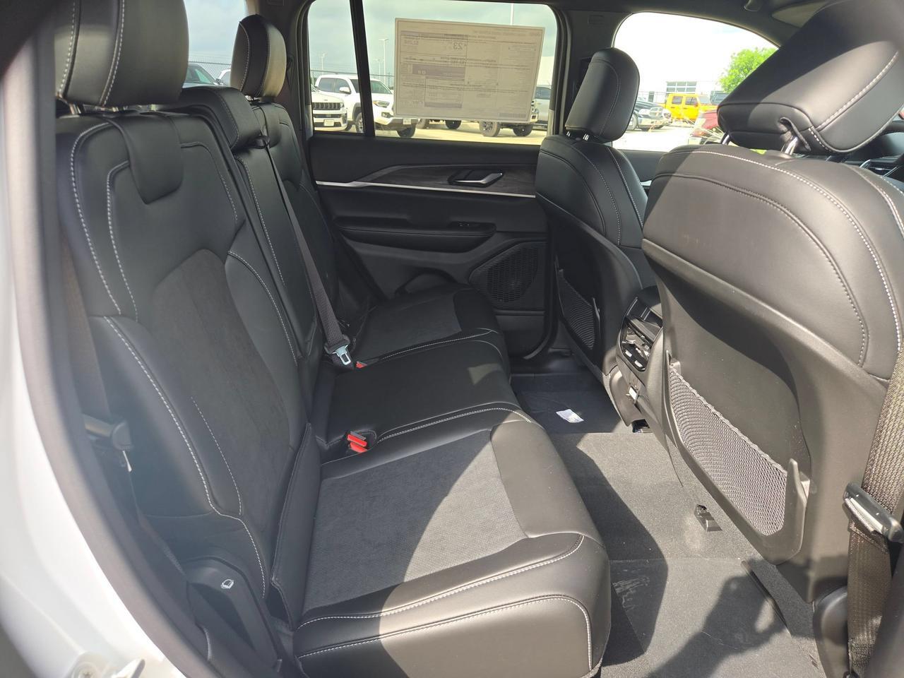 2026 Jeep Grand Cherokee Laredo Altitude Castroville TX