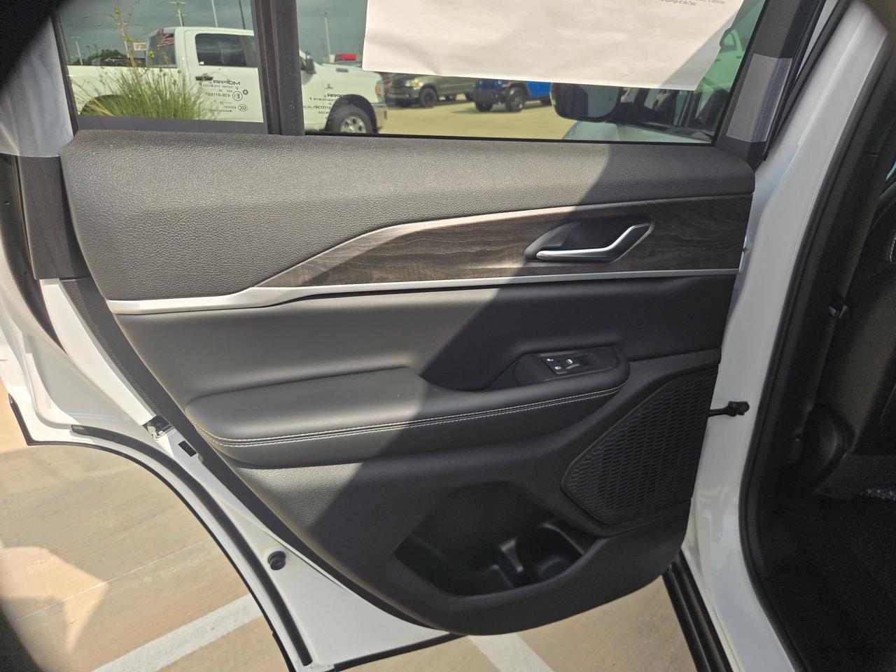 2026 Jeep Grand Cherokee Laredo Altitude Castroville TX