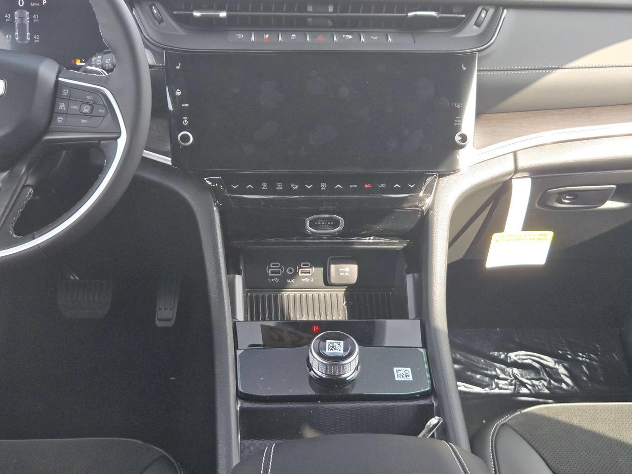 2026 Jeep Grand Cherokee Laredo Altitude Castroville TX