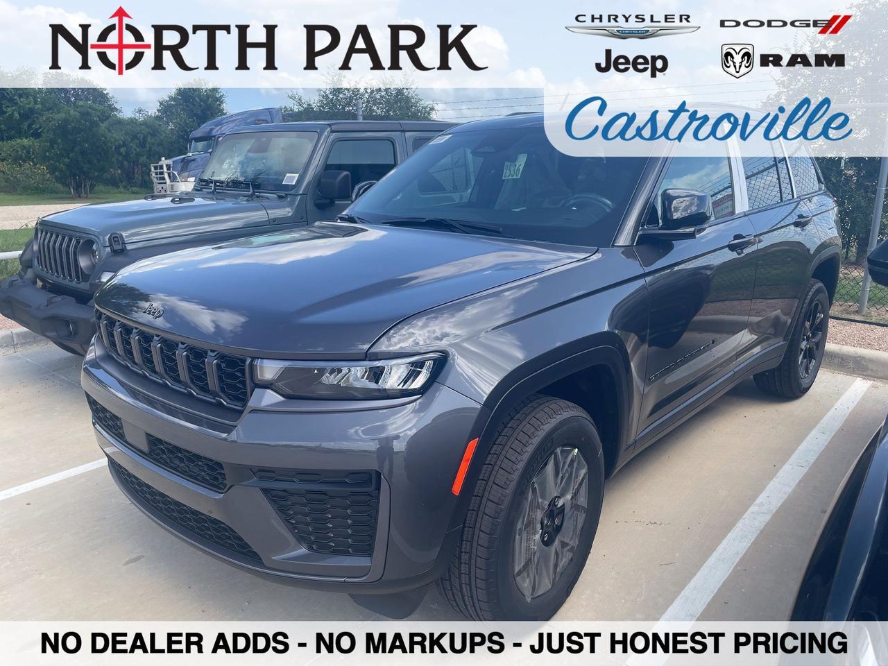 2026 Jeep Grand Cherokee Laredo Altitude