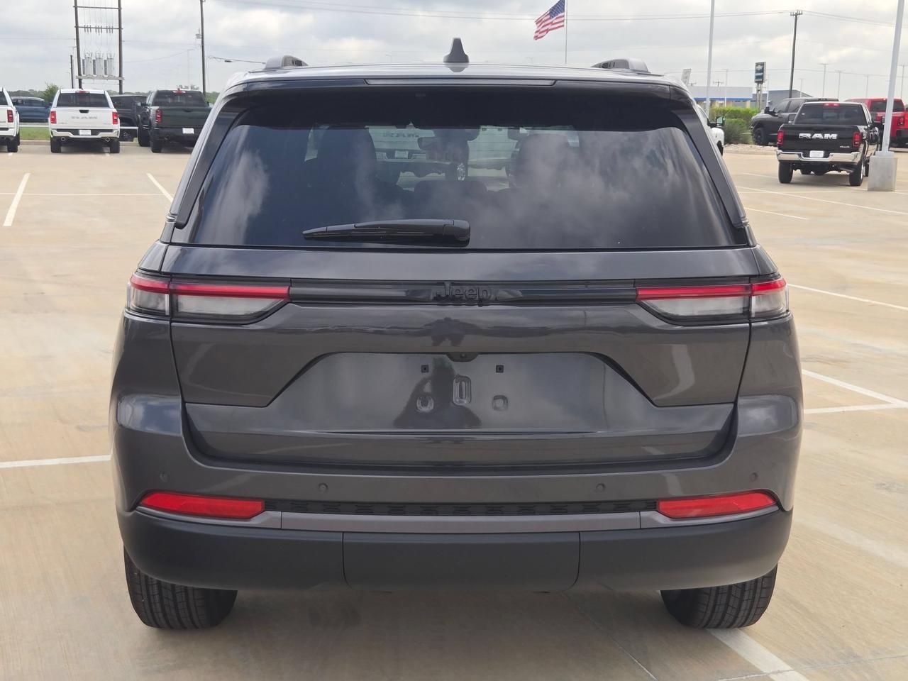 2026 Jeep Grand Cherokee Laredo Altitude Castroville TX