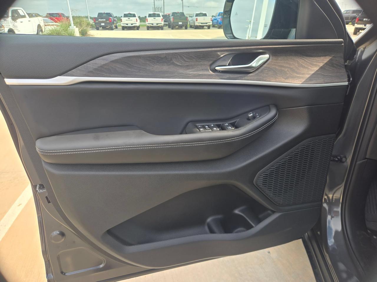 2026 Jeep Grand Cherokee Laredo Altitude Castroville TX