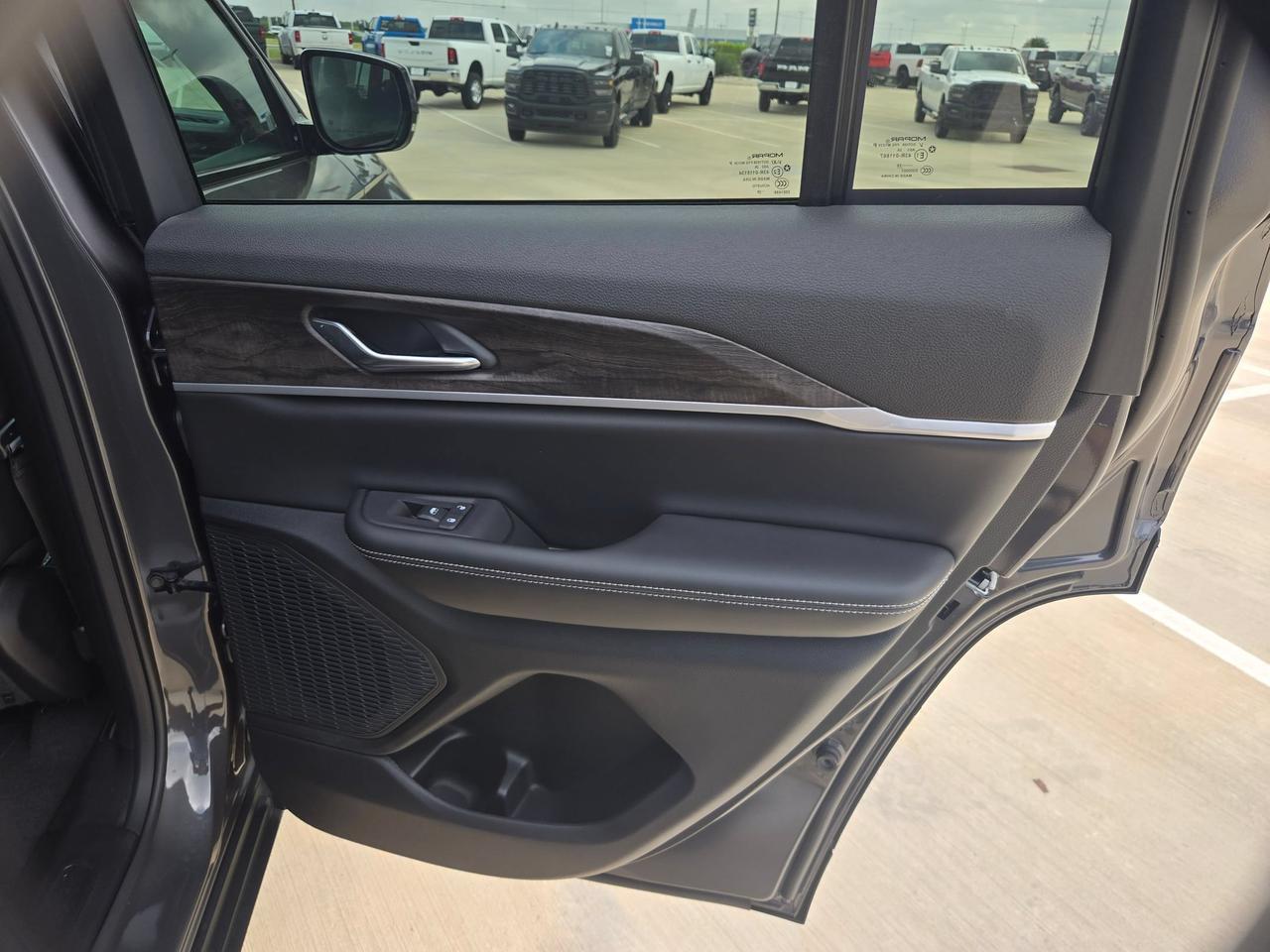 2026 Jeep Grand Cherokee Laredo Altitude Castroville TX