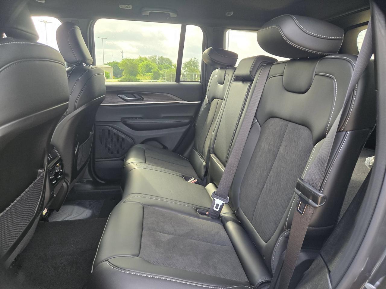 2026 Jeep Grand Cherokee Laredo Altitude Castroville TX