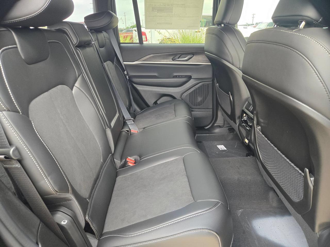 2026 Jeep Grand Cherokee Laredo Altitude Castroville TX