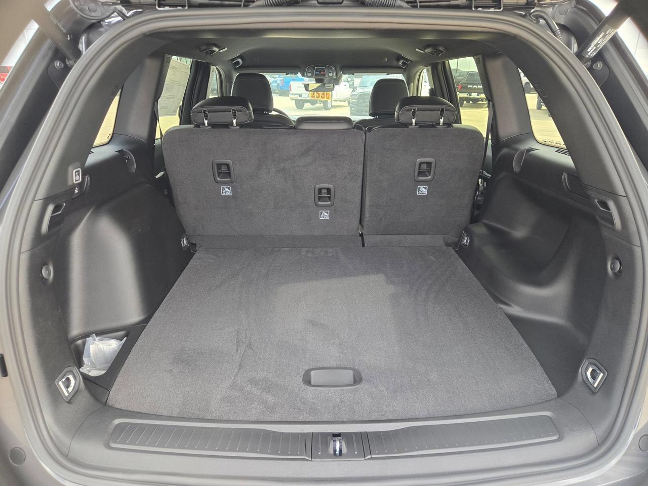 2026 Jeep Grand Cherokee Laredo Altitude Castroville TX