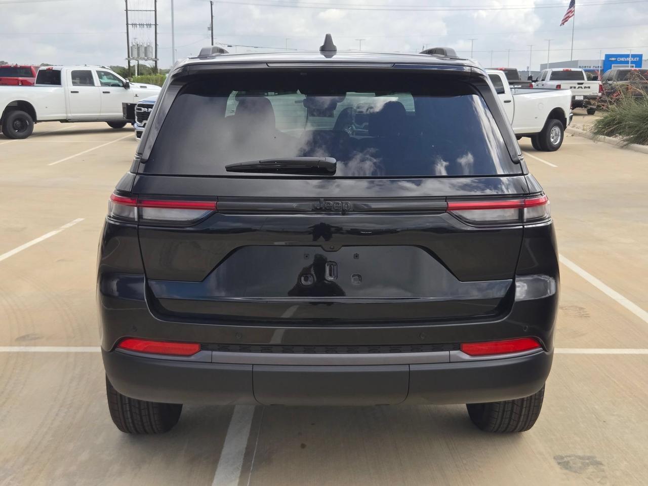 2026 Jeep Grand Cherokee Laredo Altitude Castroville TX
