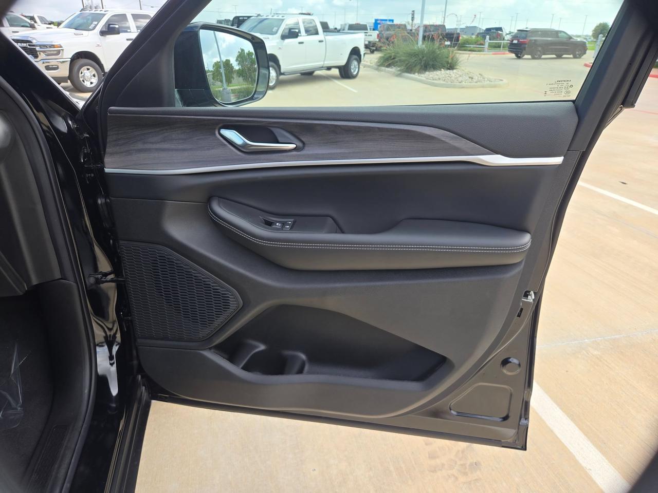 2026 Jeep Grand Cherokee Laredo Altitude Castroville TX