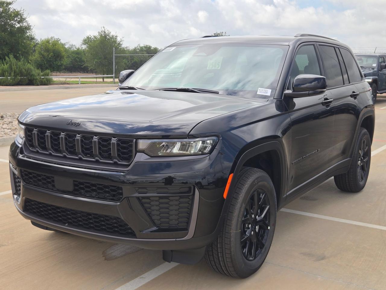 2026 Jeep Grand Cherokee Laredo Altitude Castroville TX