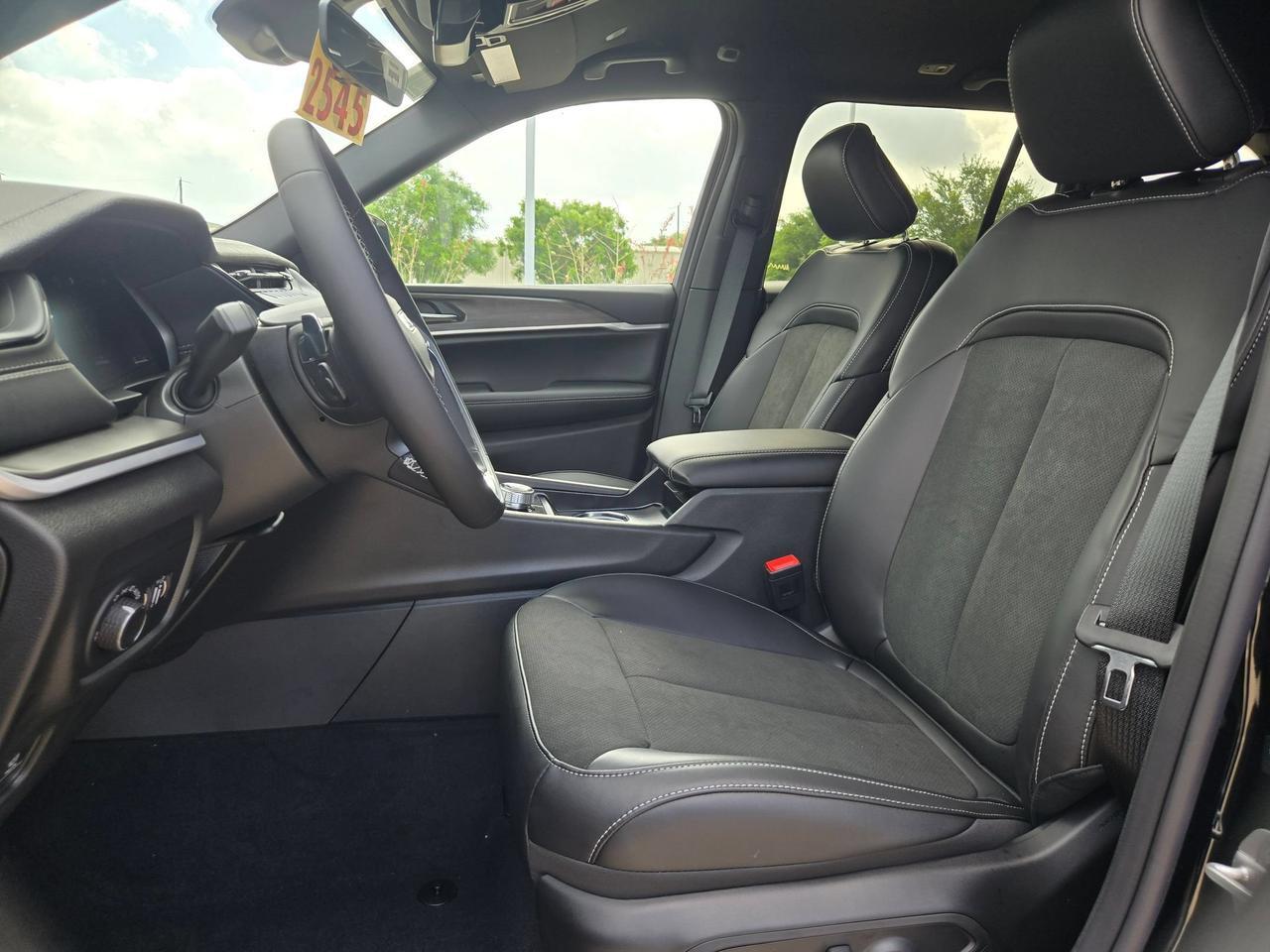 2026 Jeep Grand Cherokee Laredo Altitude Castroville TX