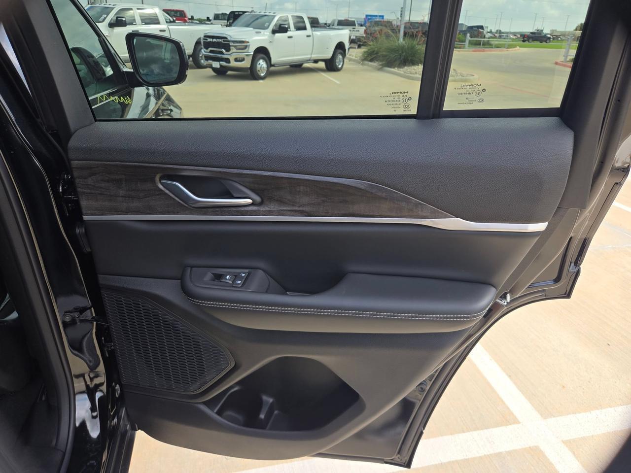2026 Jeep Grand Cherokee Laredo Altitude Castroville TX