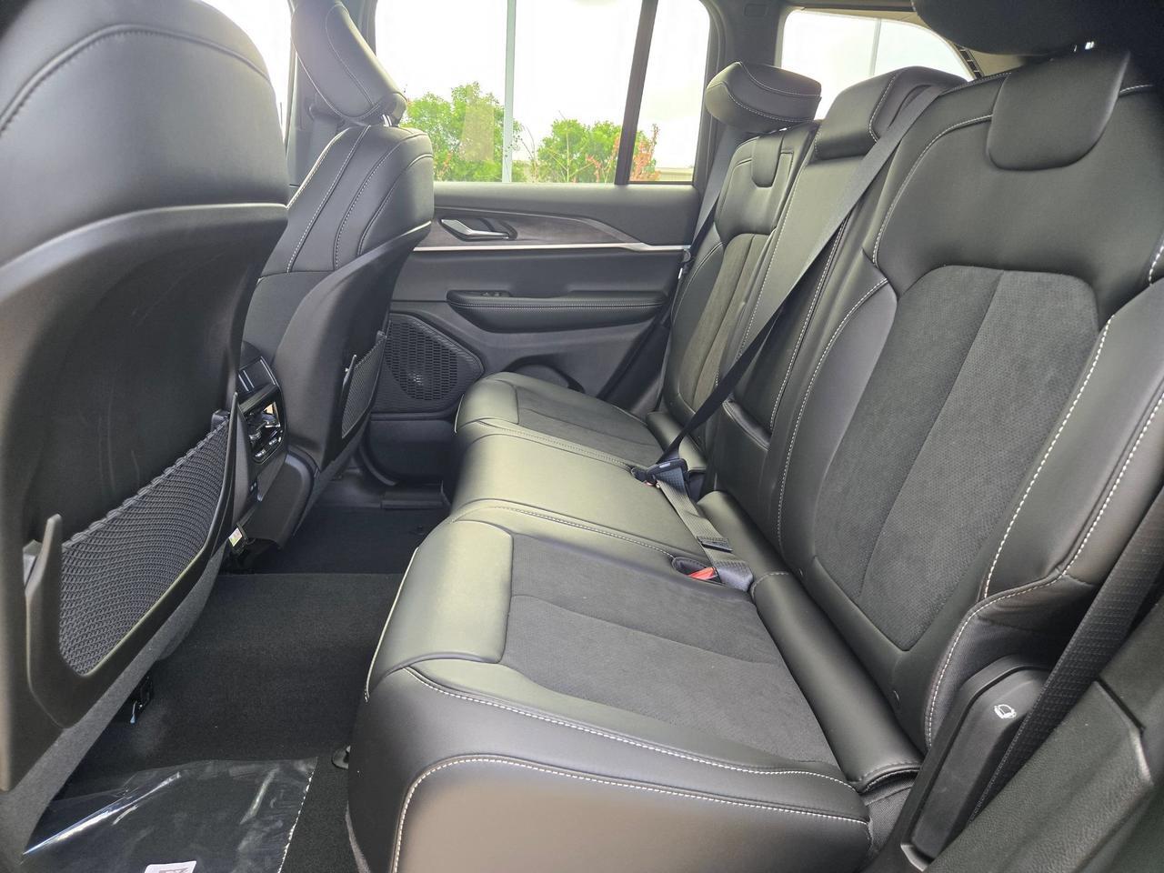 2026 Jeep Grand Cherokee Laredo Altitude Castroville TX