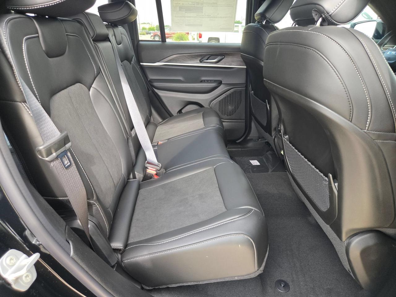 2026 Jeep Grand Cherokee Laredo Altitude Castroville TX