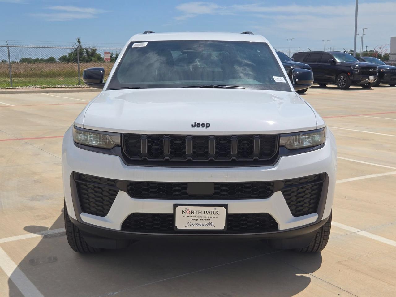 2026 Jeep Grand Cherokee Laredo Altitude Castroville TX