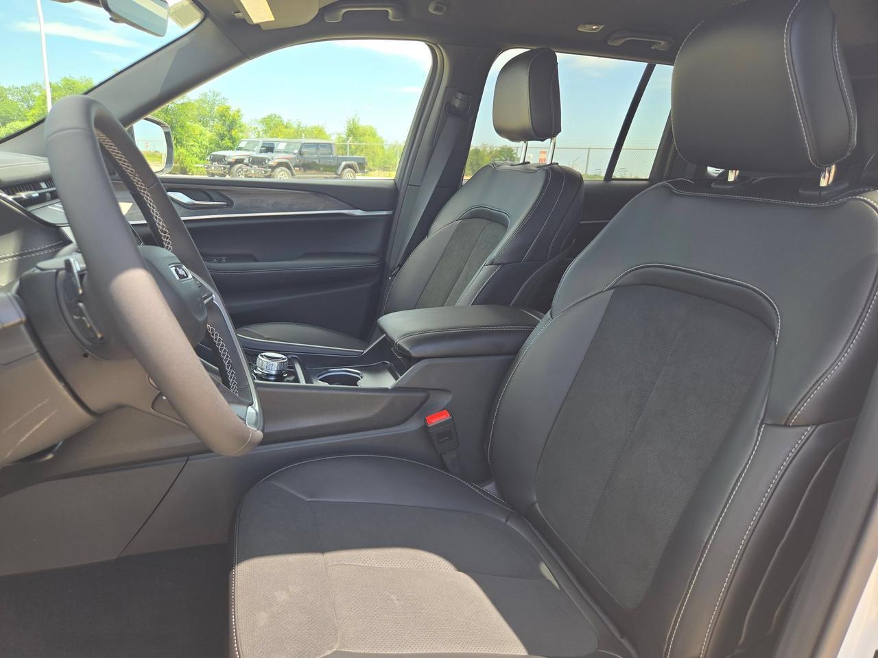 2026 Jeep Grand Cherokee Laredo Altitude Castroville TX