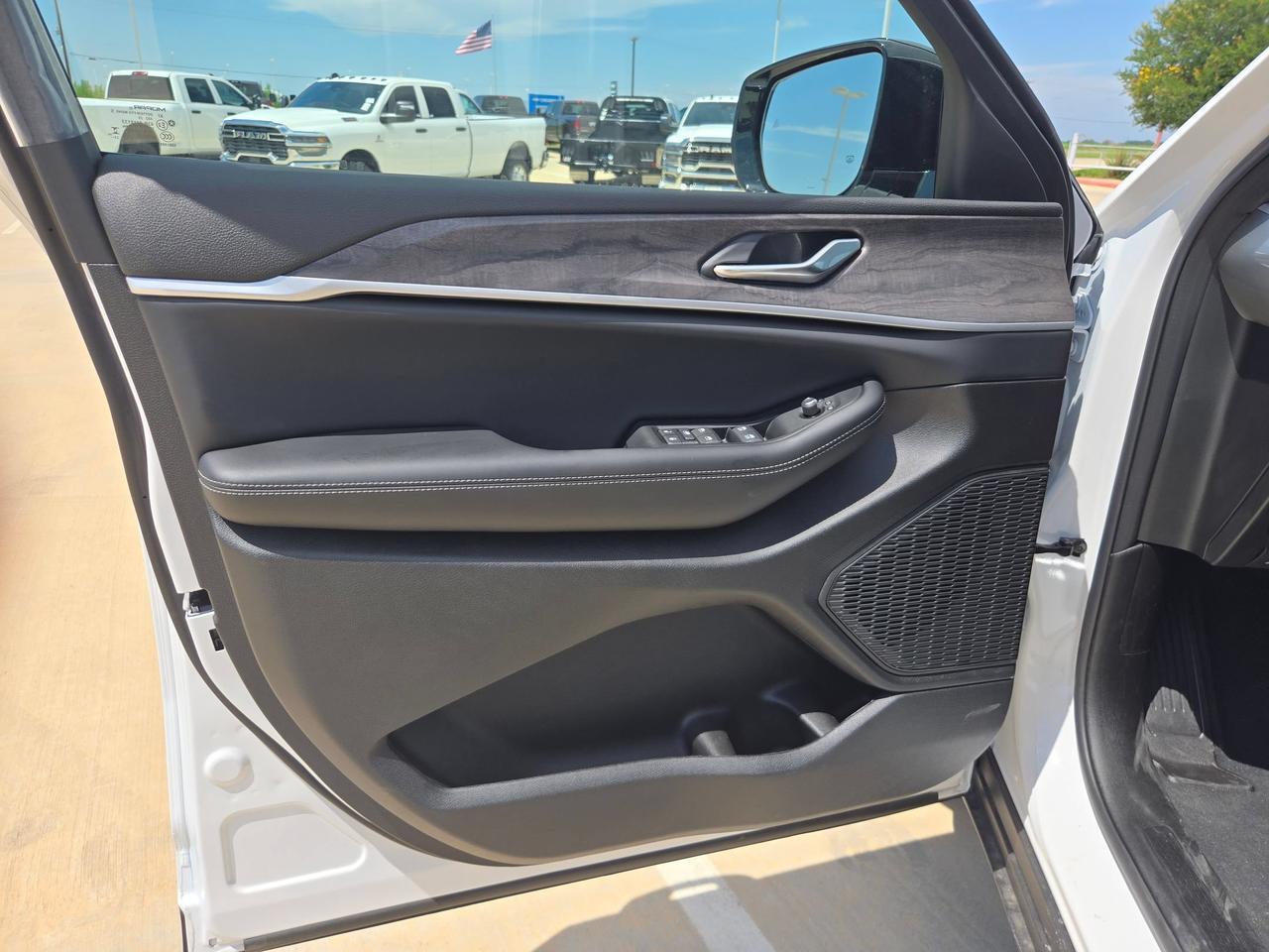 2026 Jeep Grand Cherokee Laredo Altitude Castroville TX