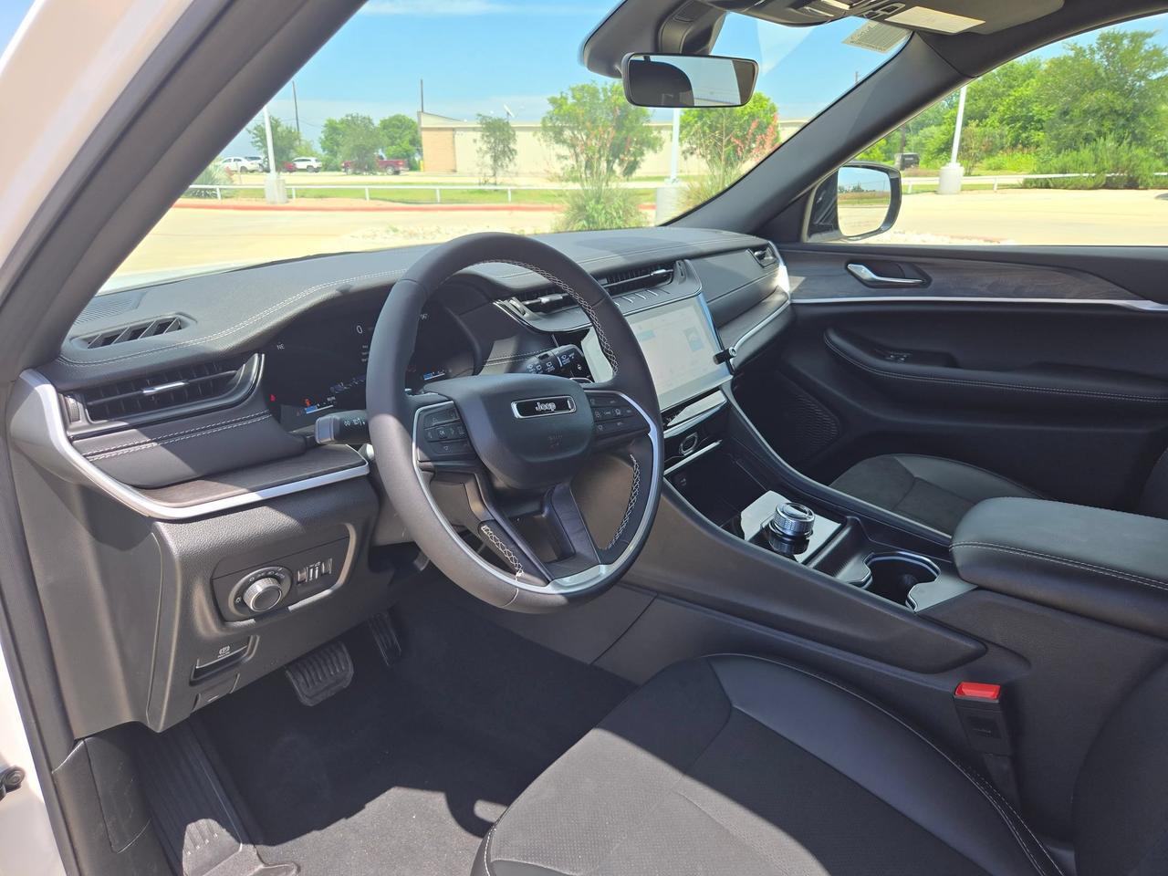 2026 Jeep Grand Cherokee Laredo Altitude Castroville TX