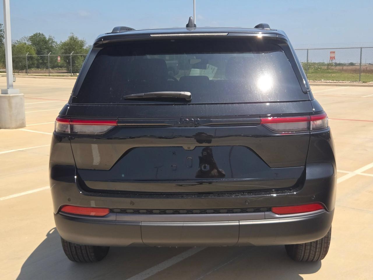 2026 Jeep Grand Cherokee Laredo Altitude Castroville TX