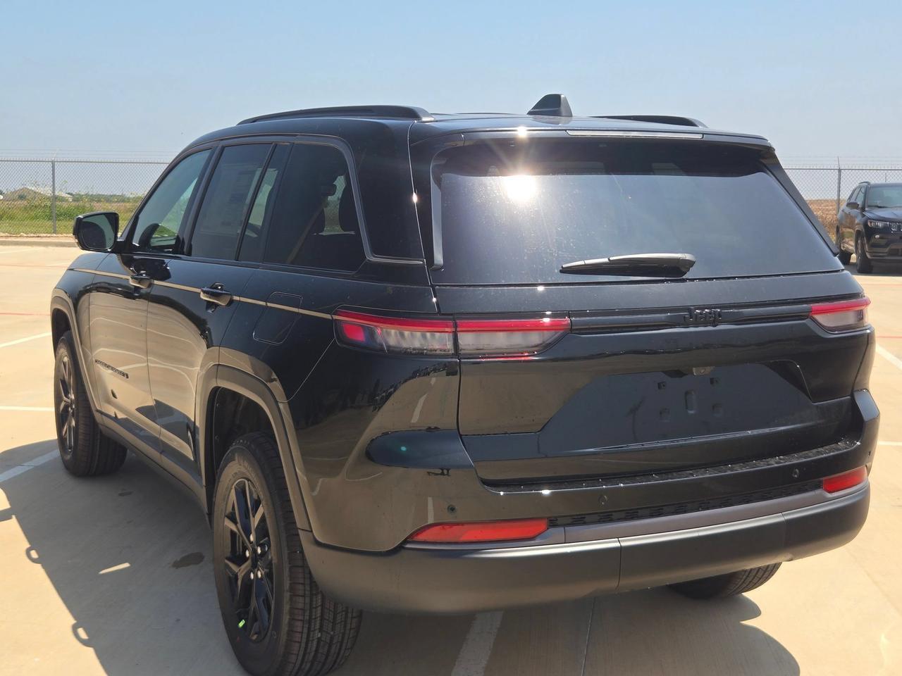 2026 Jeep Grand Cherokee Laredo Altitude Castroville TX