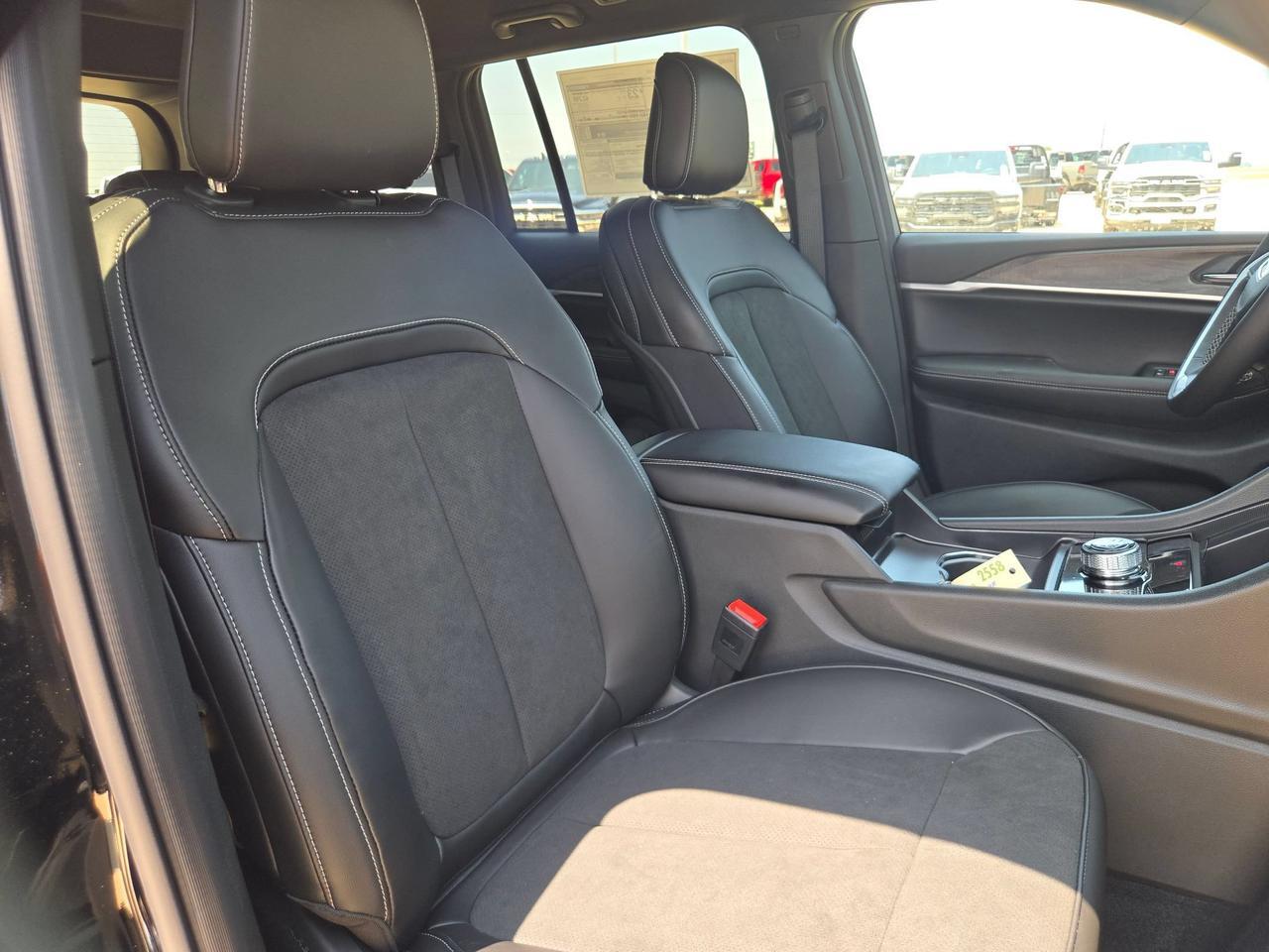 2026 Jeep Grand Cherokee Laredo Altitude Castroville TX