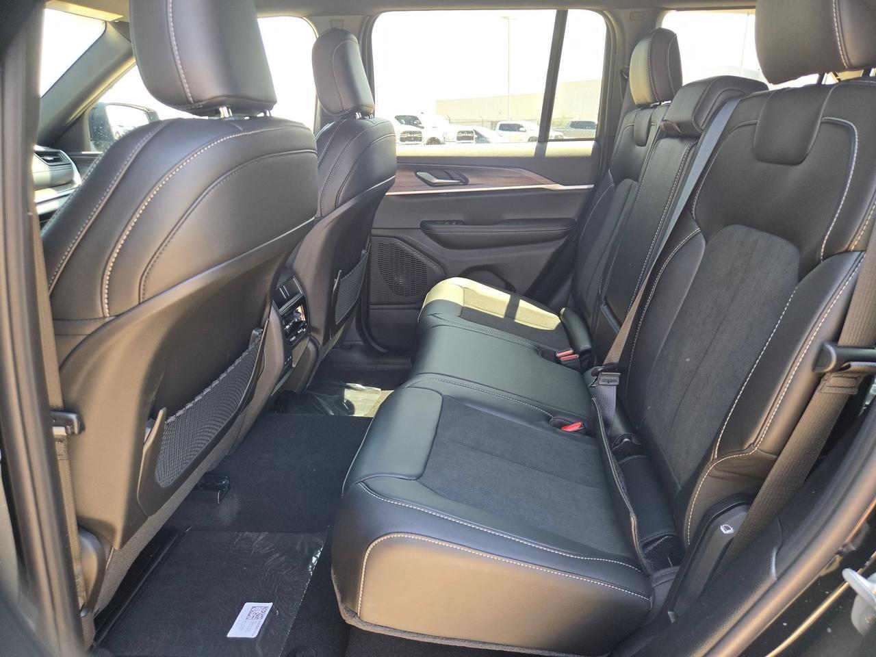 2026 Jeep Grand Cherokee Laredo Altitude Castroville TX