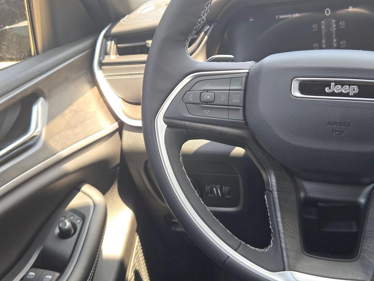 2026 Jeep Grand Cherokee Laredo Altitude Castroville TX
