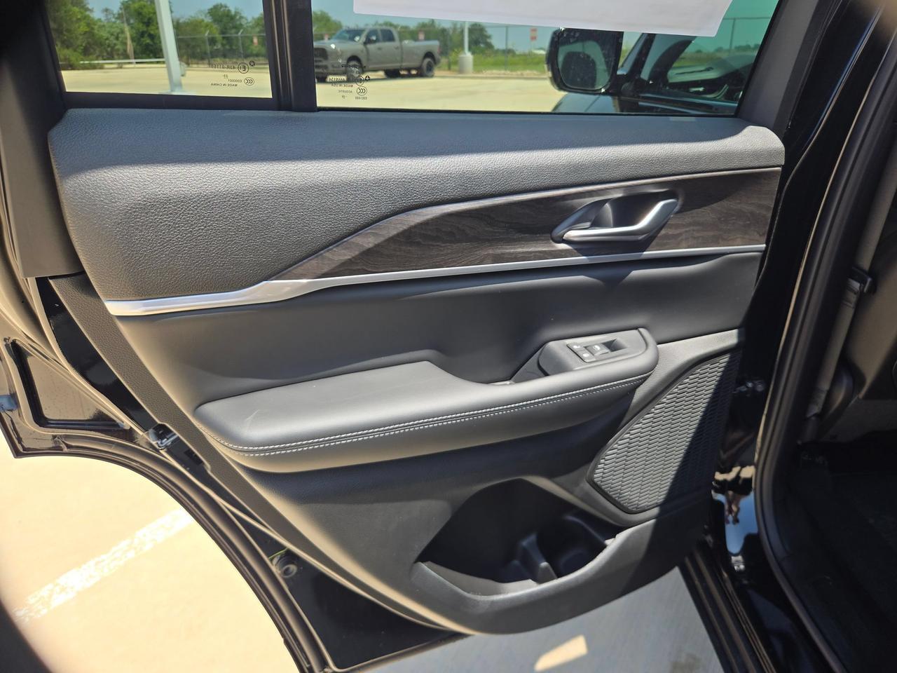 2026 Jeep Grand Cherokee Laredo Altitude Castroville TX