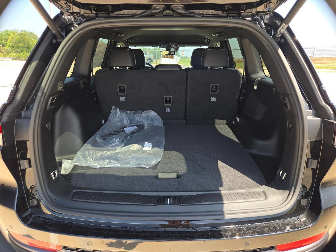 2026 Jeep Grand Cherokee Laredo Altitude Castroville TX