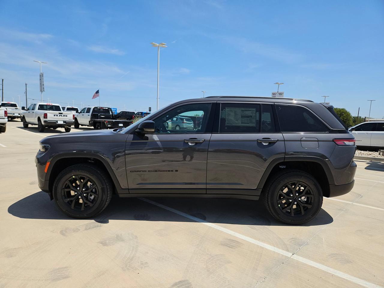 2026 Jeep Grand Cherokee Laredo Altitude Castroville TX