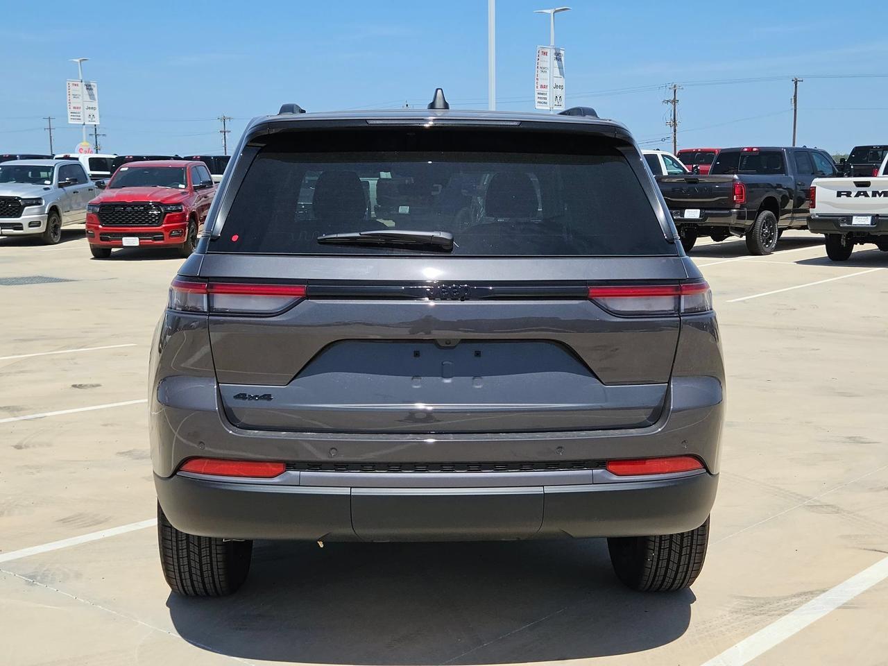 2026 Jeep Grand Cherokee Laredo Altitude Castroville TX